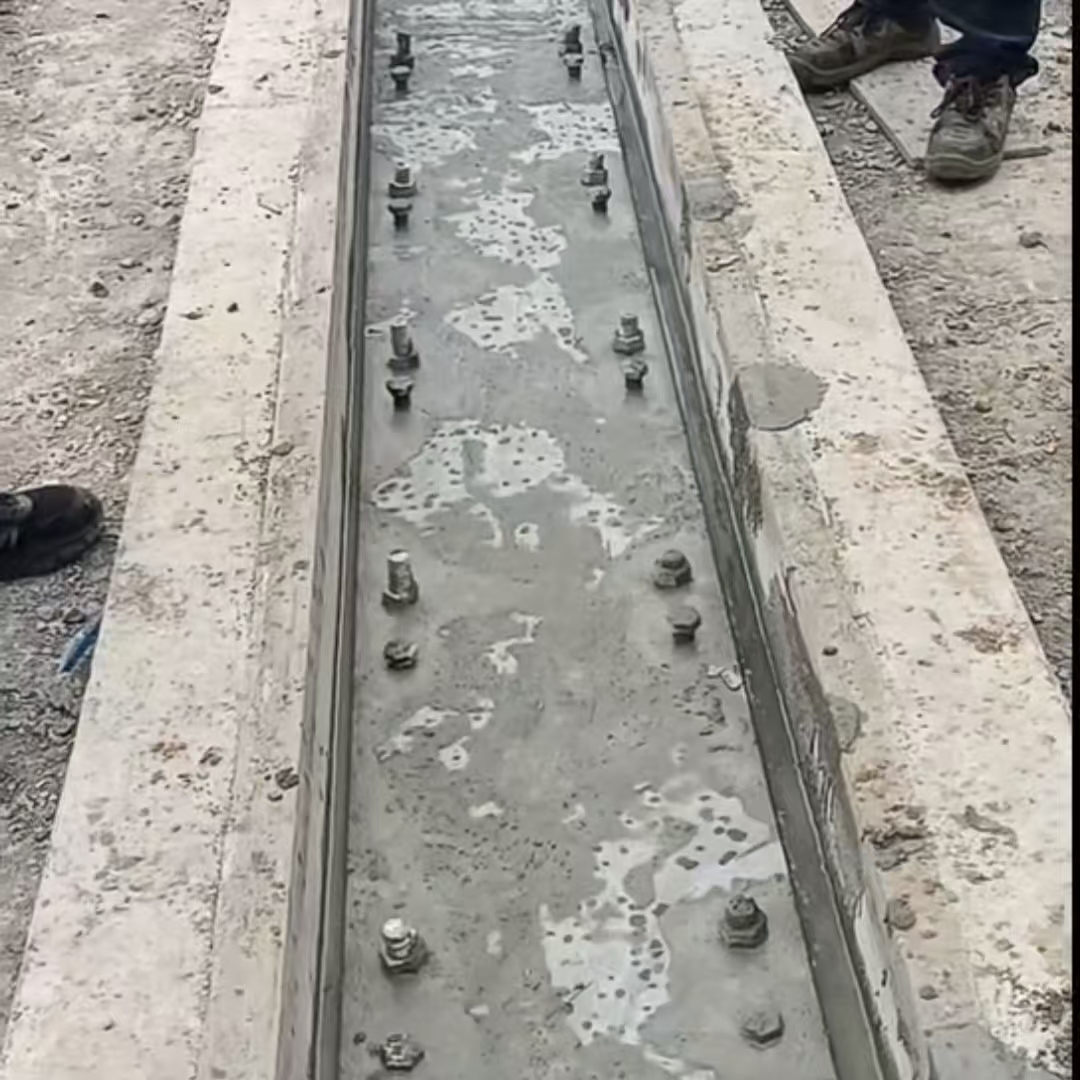 浦口港口码头起重机龙门吊重型机械设备稳固用早强快凝轨道胶泥